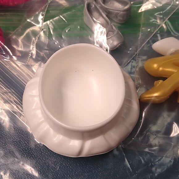 Barbie  Pizza Chef Hat and Shoes Accessory - White, Pink, Silver, Yellow - Picture 5 of 5